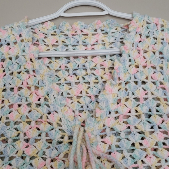 Handmade Woolen Sweater - Picture 3 of 5